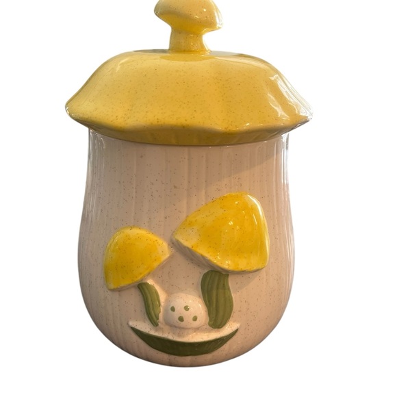 Vandor Other - VTG 1968 Vandor Imports Yellow Glazed MUSHROOM 11” Tall Canister/Cookie Jar